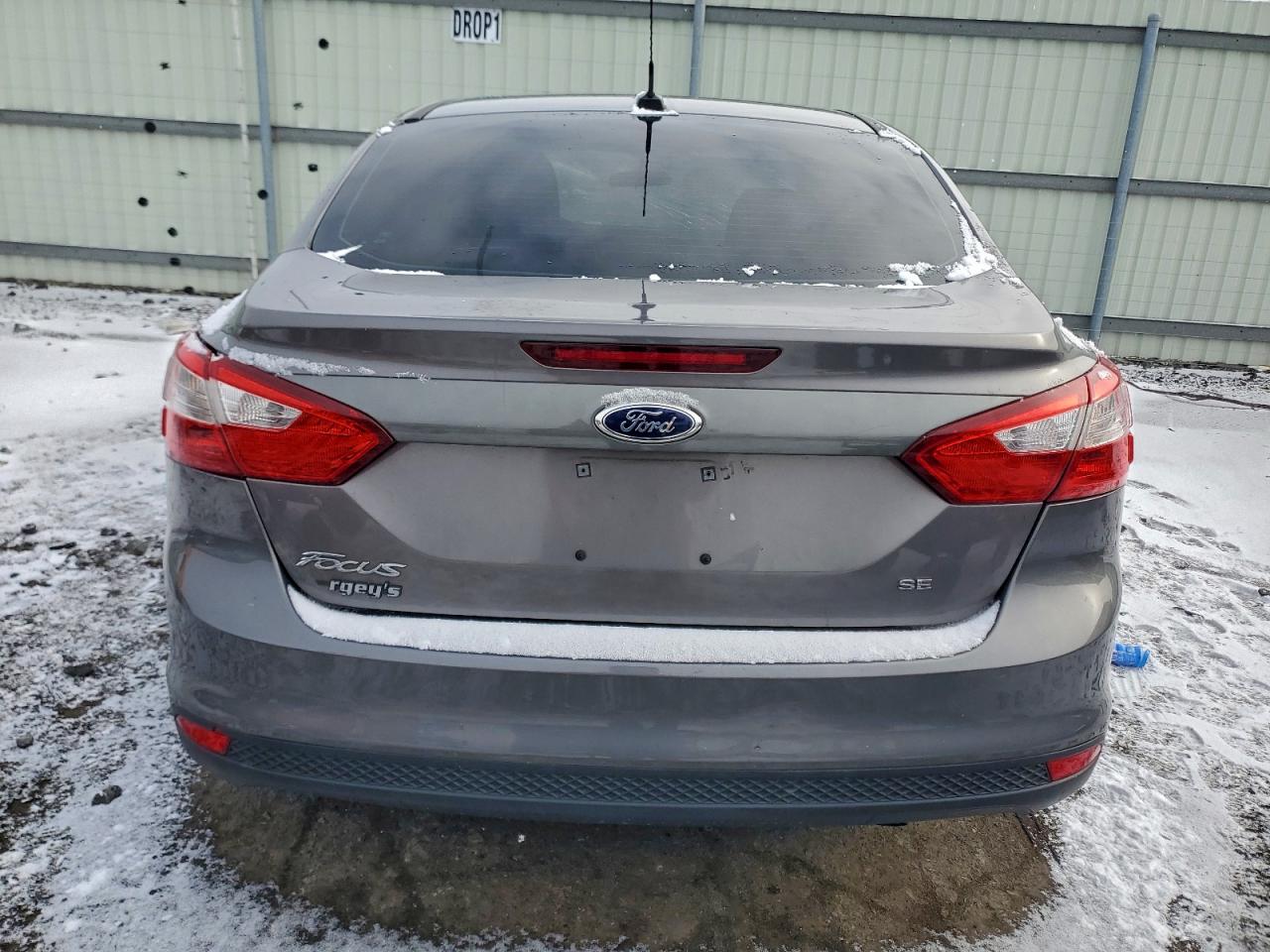 2014 FORD FOCUS SE photo 6