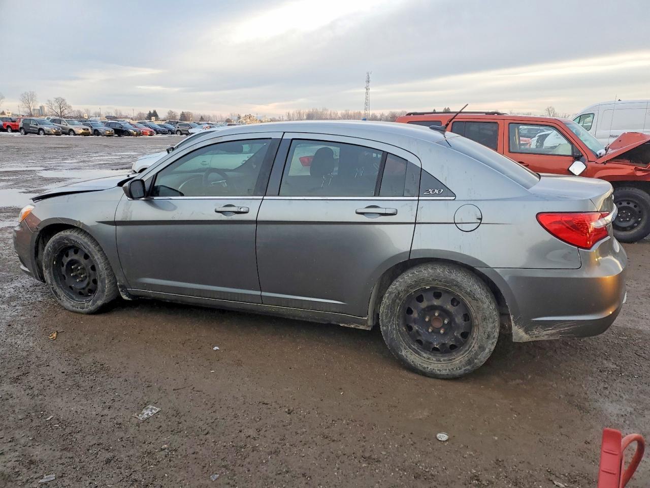 2013 CHRYSLER 200 LX photo 2