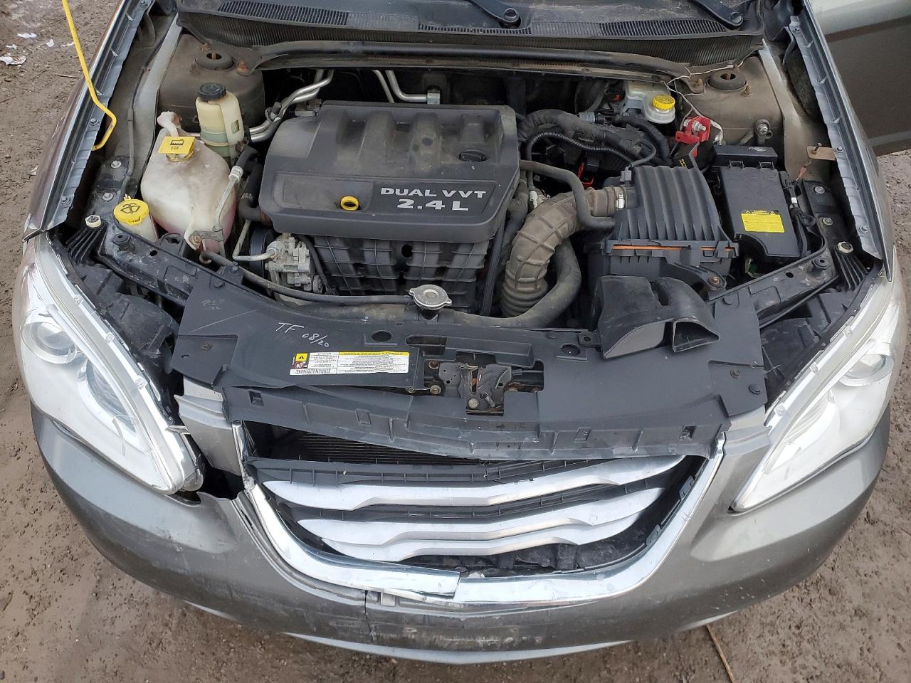 2013 CHRYSLER 200 LX photo 11