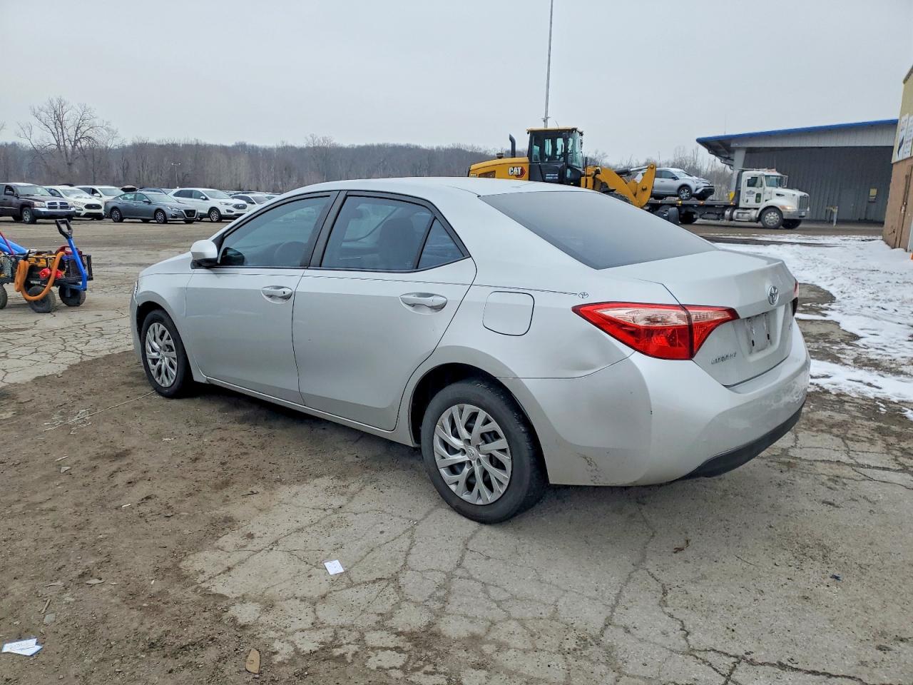 2018 TOYOTA COROLLA L photo 2