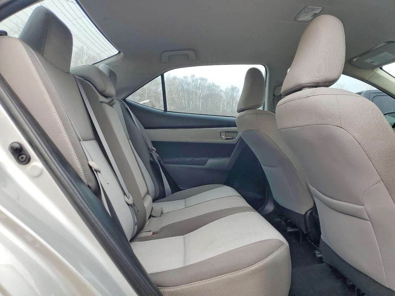 2018 TOYOTA COROLLA L photo 10