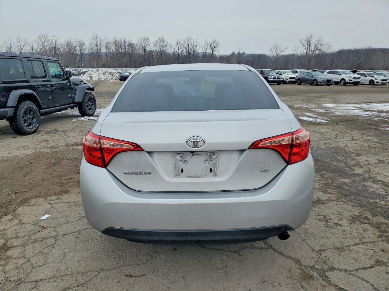 2018 TOYOTA COROLLA L photo 6