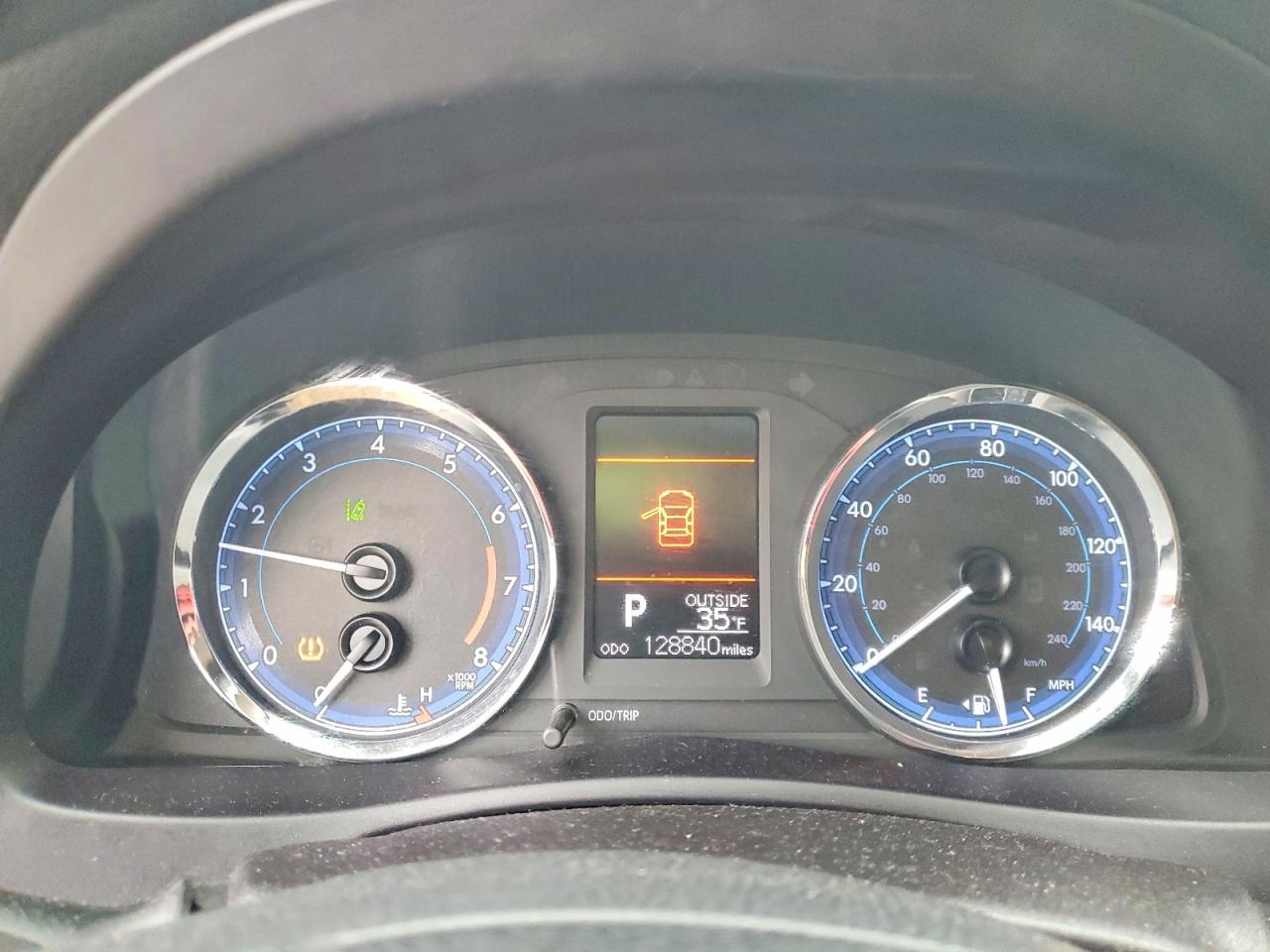 2018 TOYOTA COROLLA L photo 9