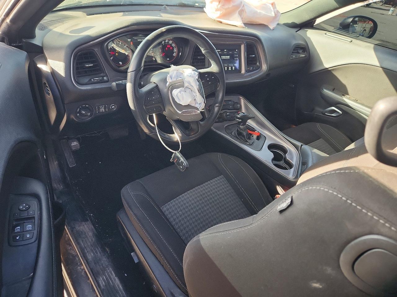 2023 DODGE CHALLENGER SXT photo 8