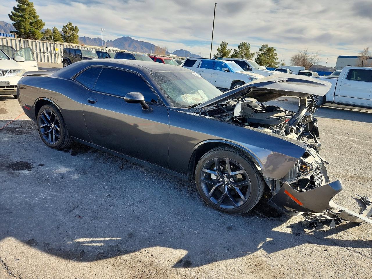 2023 DODGE CHALLENGER SXT photo 4