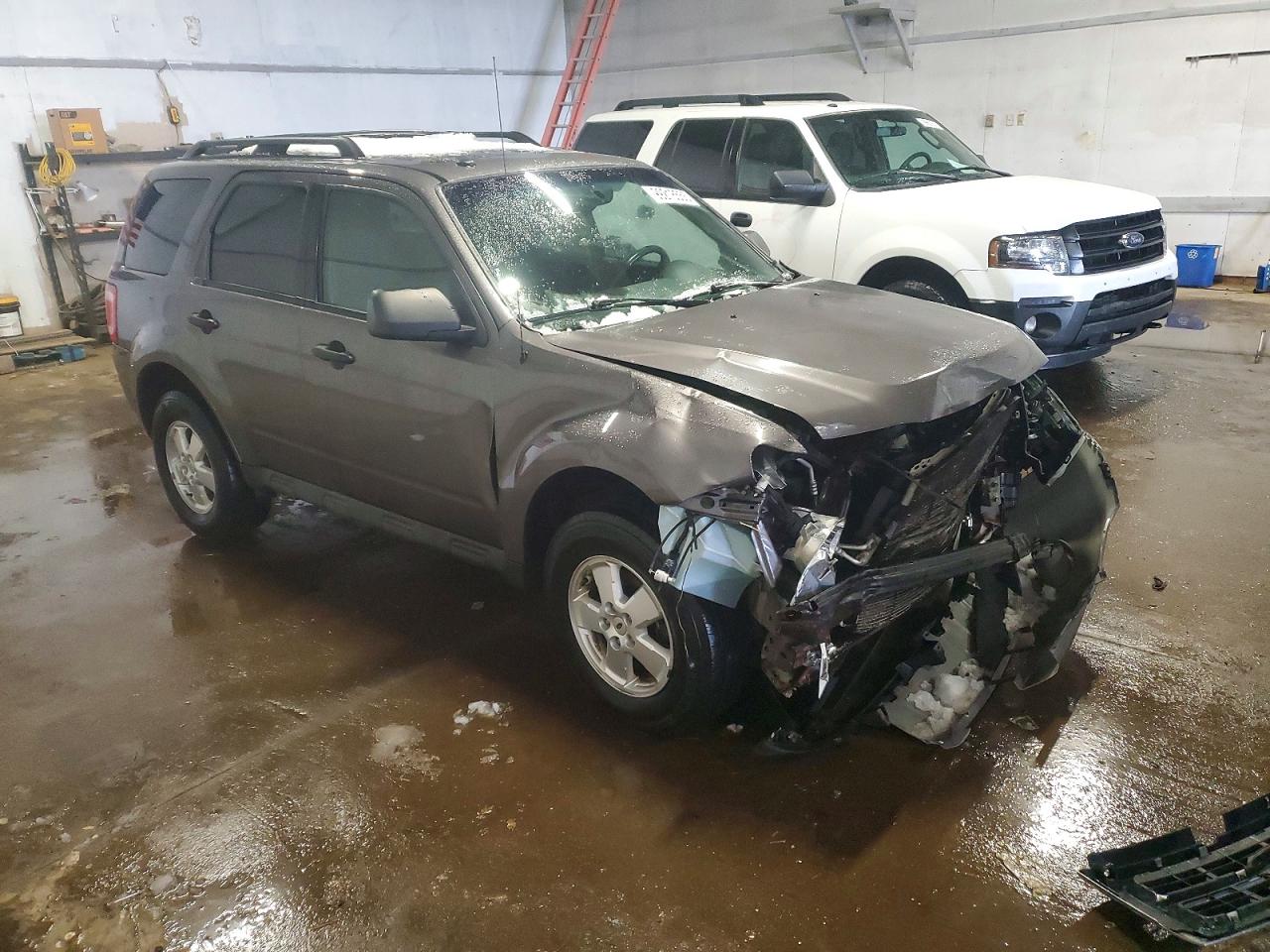 2012 FORD ESCAPE XLT photo 4