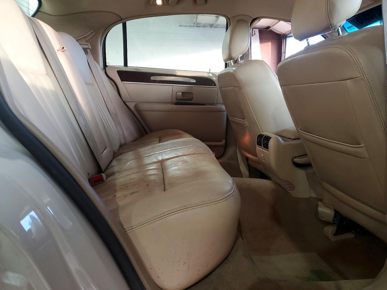 2007 LINCOLN TOWN CAR SIGNATURE photo 10