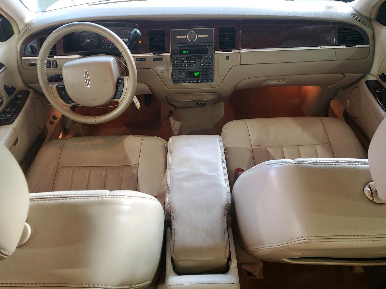 2007 LINCOLN TOWN CAR SIGNATURE photo 8