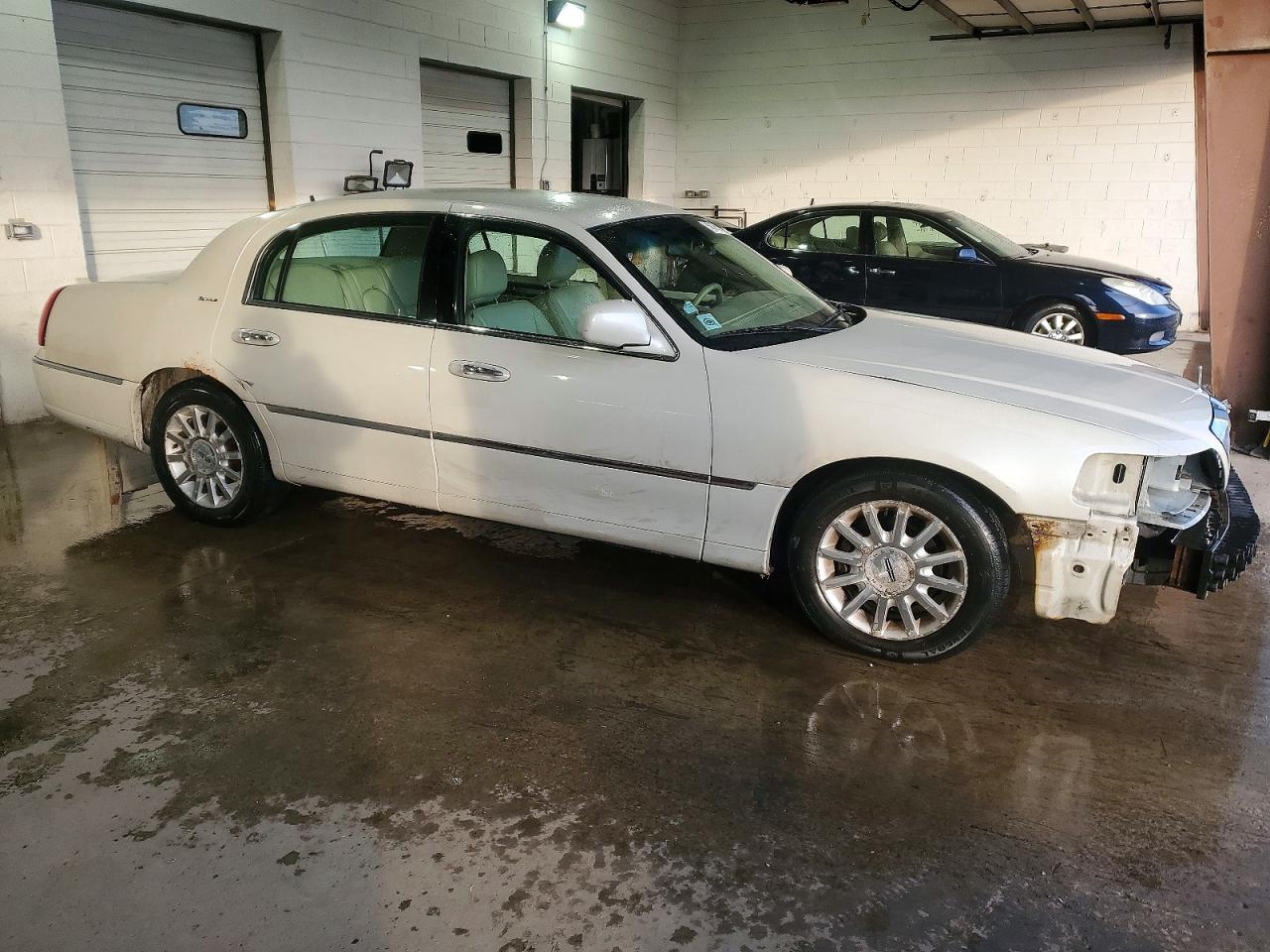 2007 LINCOLN TOWN CAR SIGNATURE photo 4