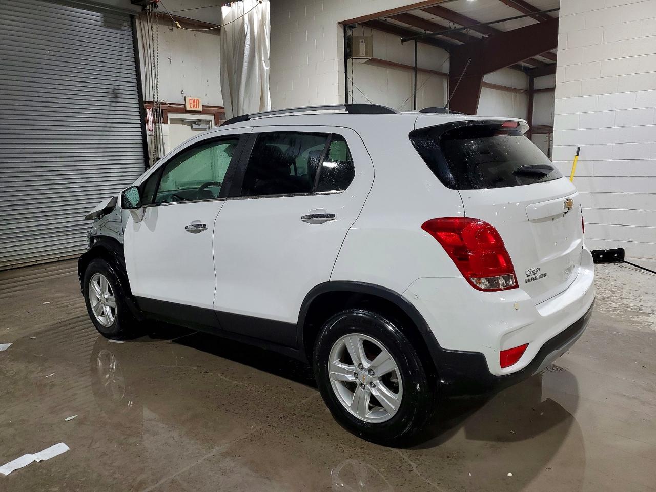 2019 CHEVROLET TRAX 1LT photo 2