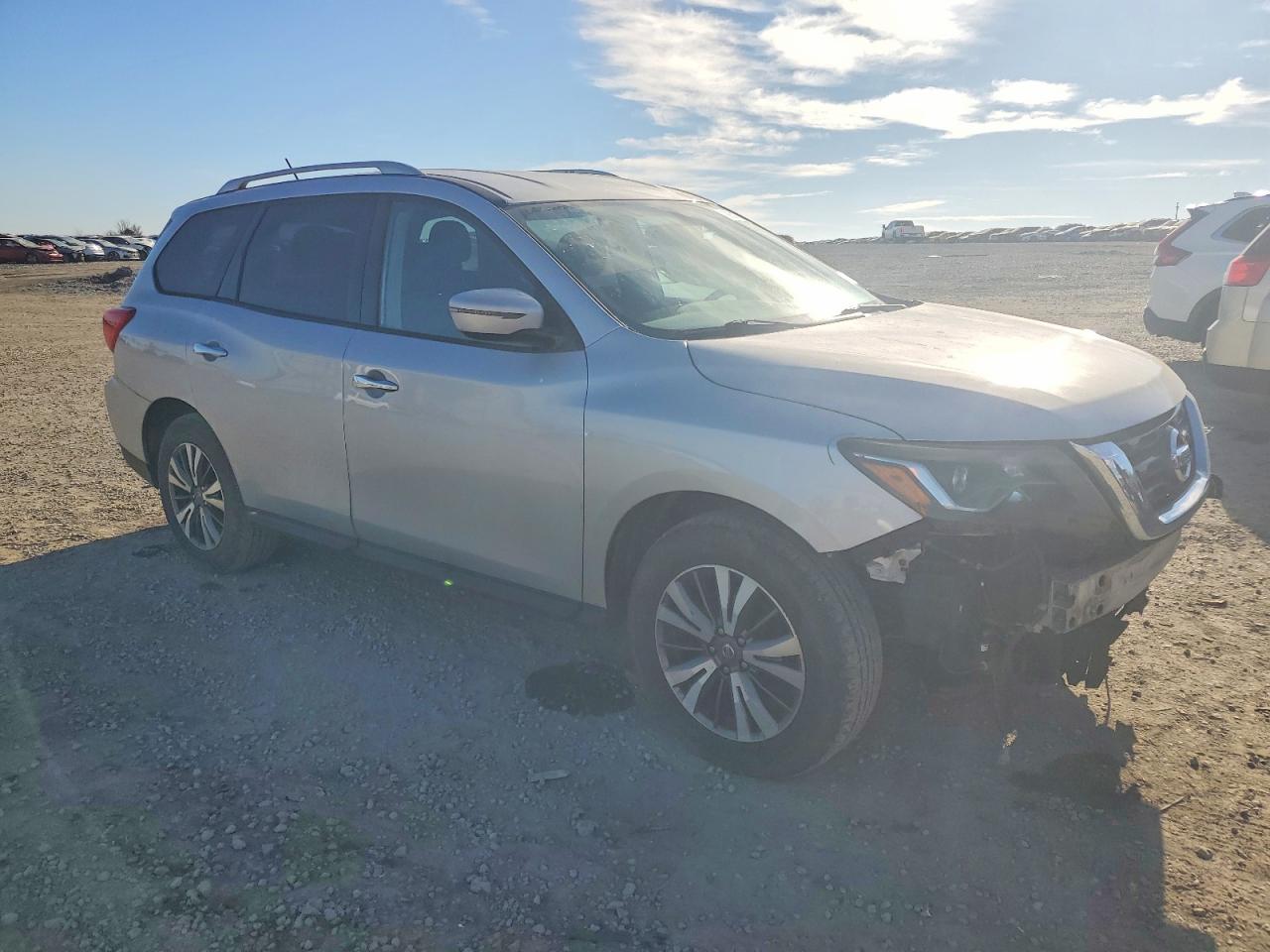 2017 NISSAN PATHFINDER S photo 4