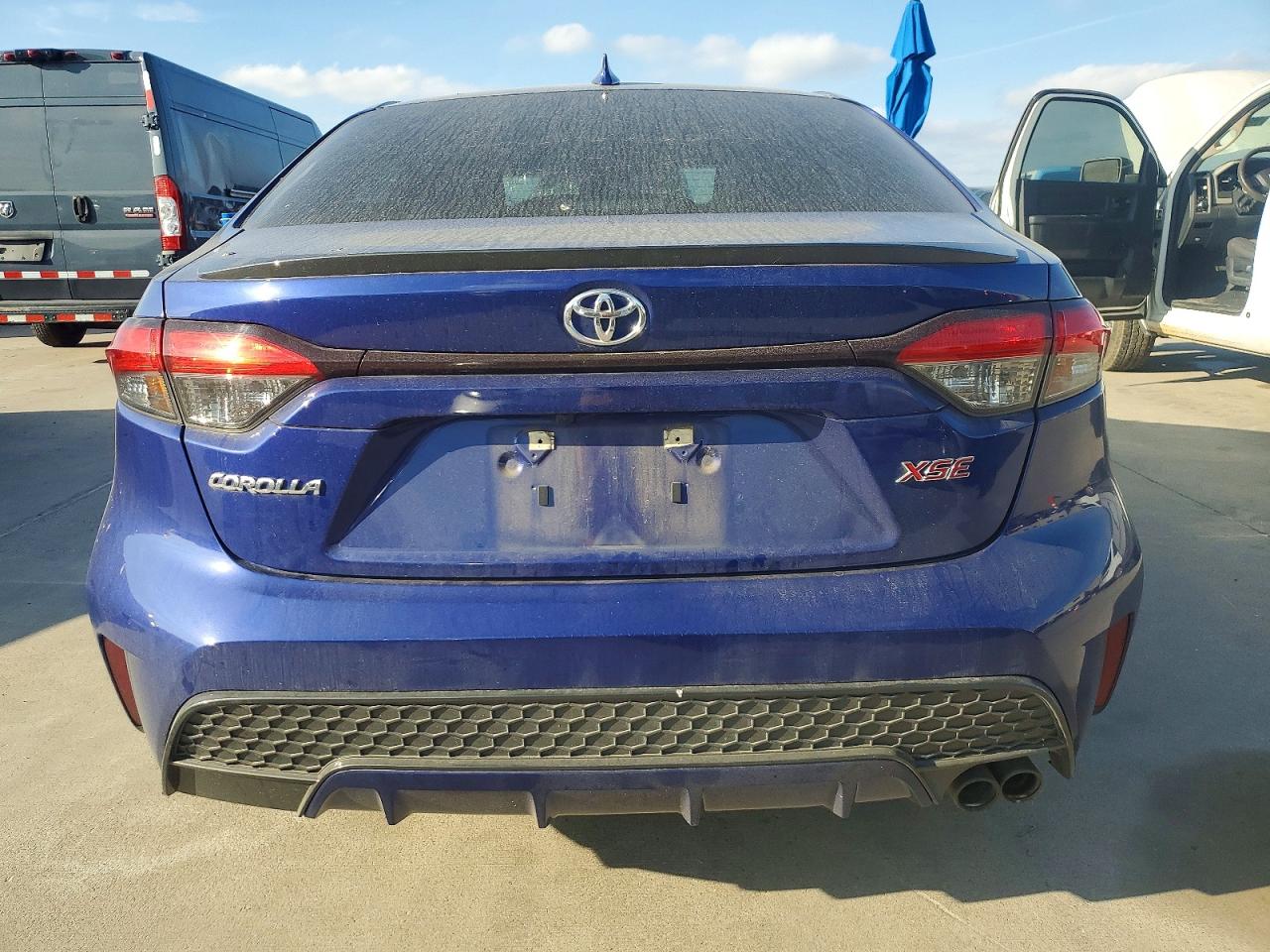 2021 TOYOTA COROLLA XSE photo 6