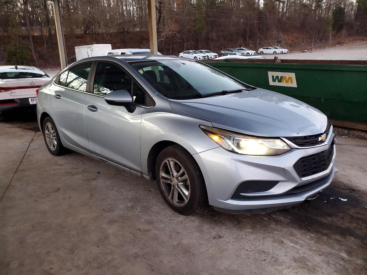2017 CHEVROLET CRUZE LT photo 4