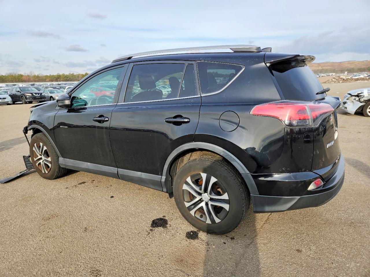 2016 TOYOTA RAV4 LE photo 2
