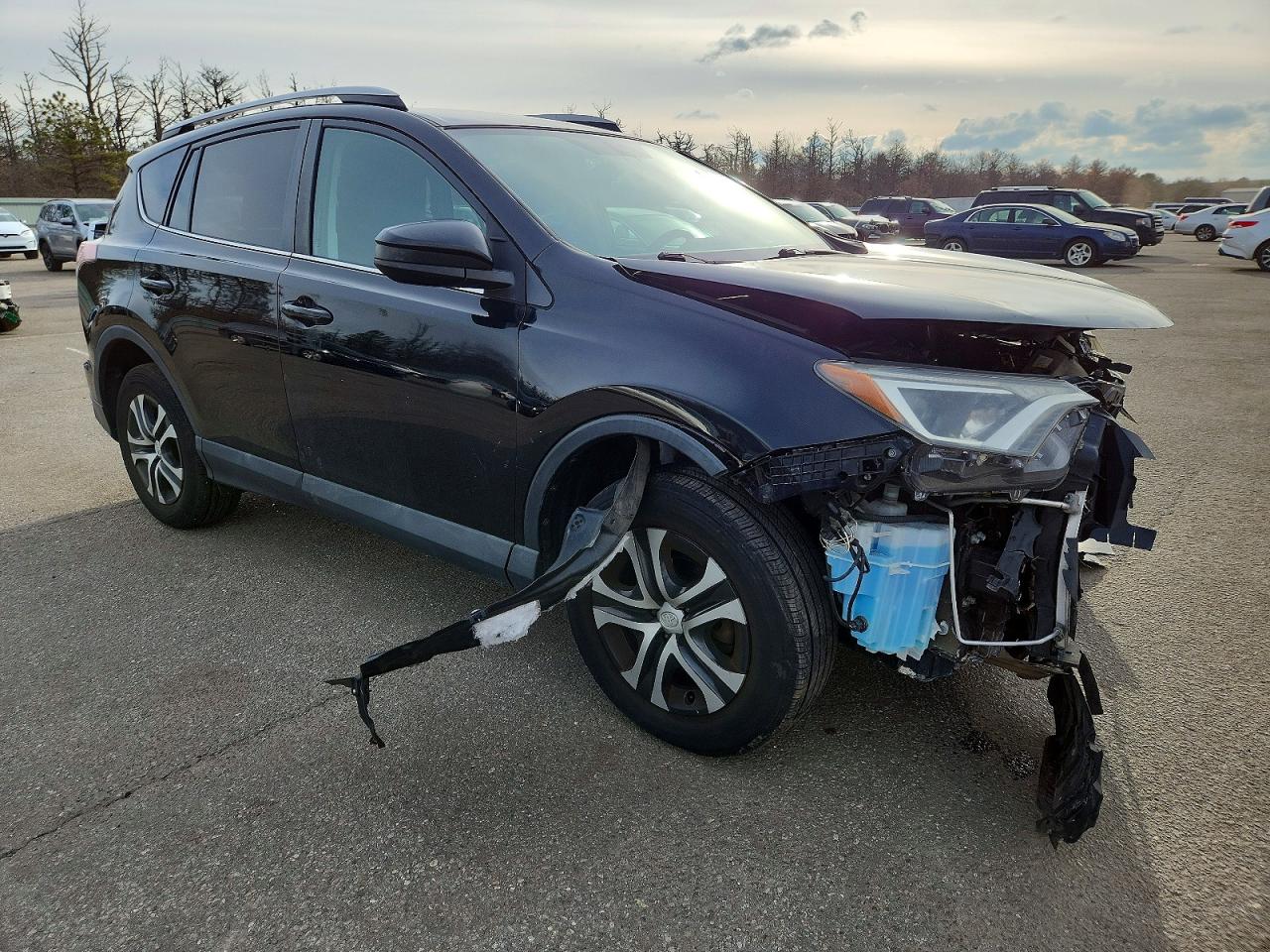 2016 TOYOTA RAV4 LE photo 4