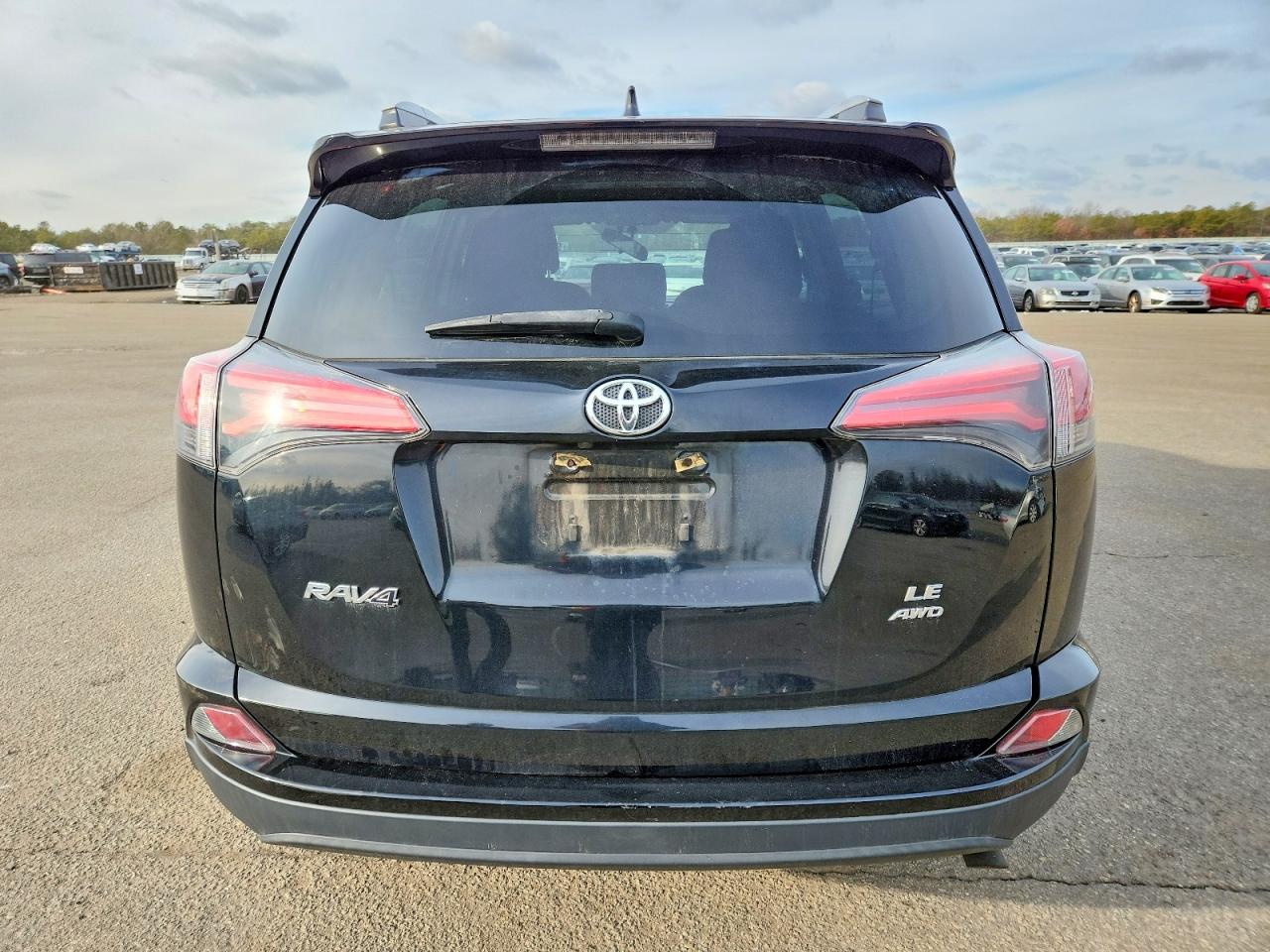 2016 TOYOTA RAV4 LE photo 6
