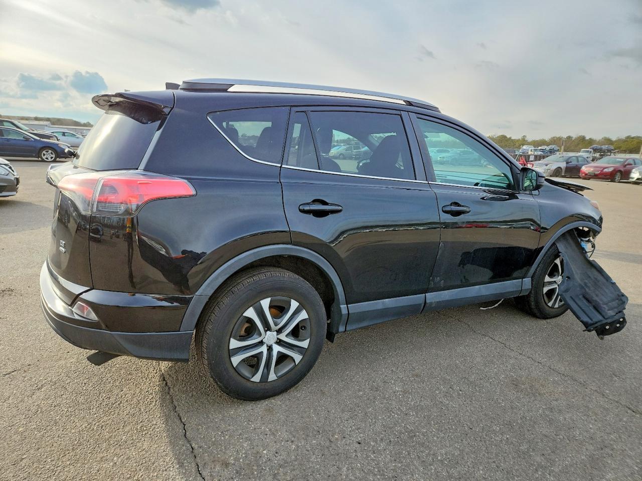 2016 TOYOTA RAV4 LE photo 3