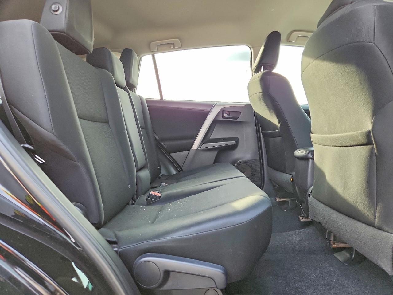 2016 TOYOTA RAV4 LE photo 11