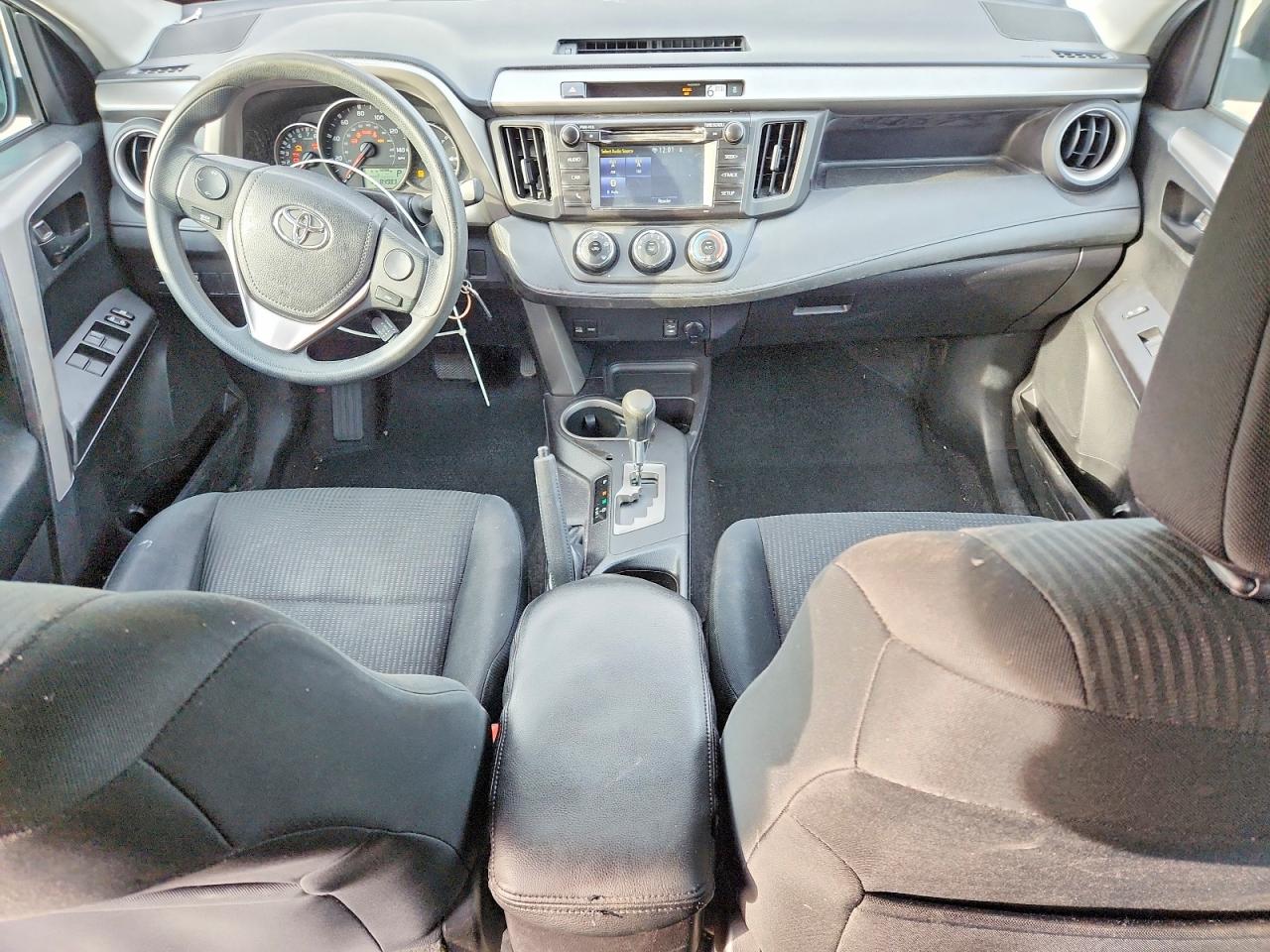 2016 TOYOTA RAV4 LE photo 8