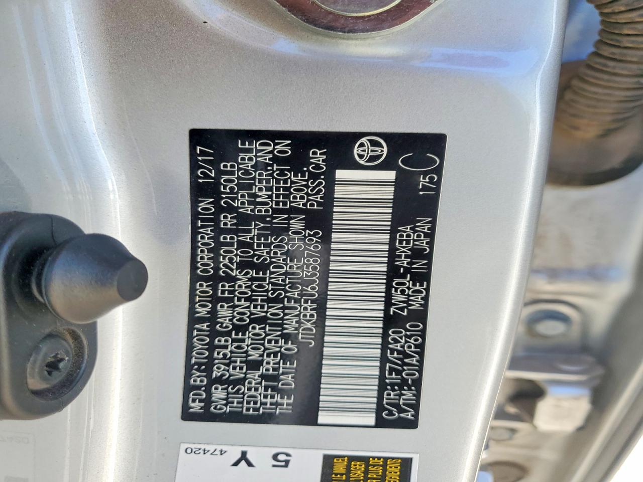 2018 TOYOTA PRIUS photo 12
