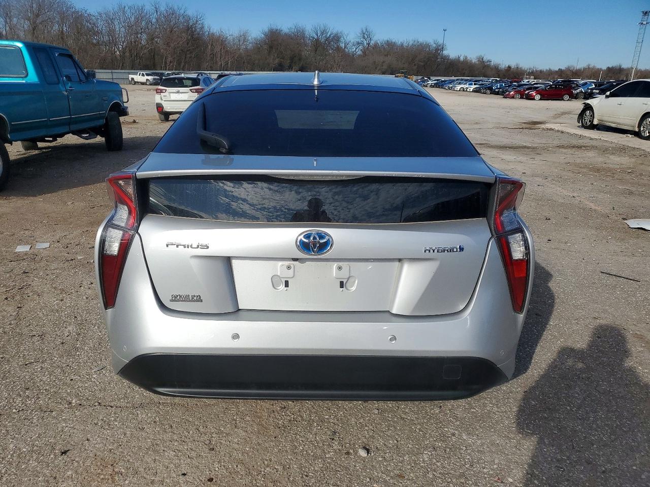 2018 TOYOTA PRIUS photo 6