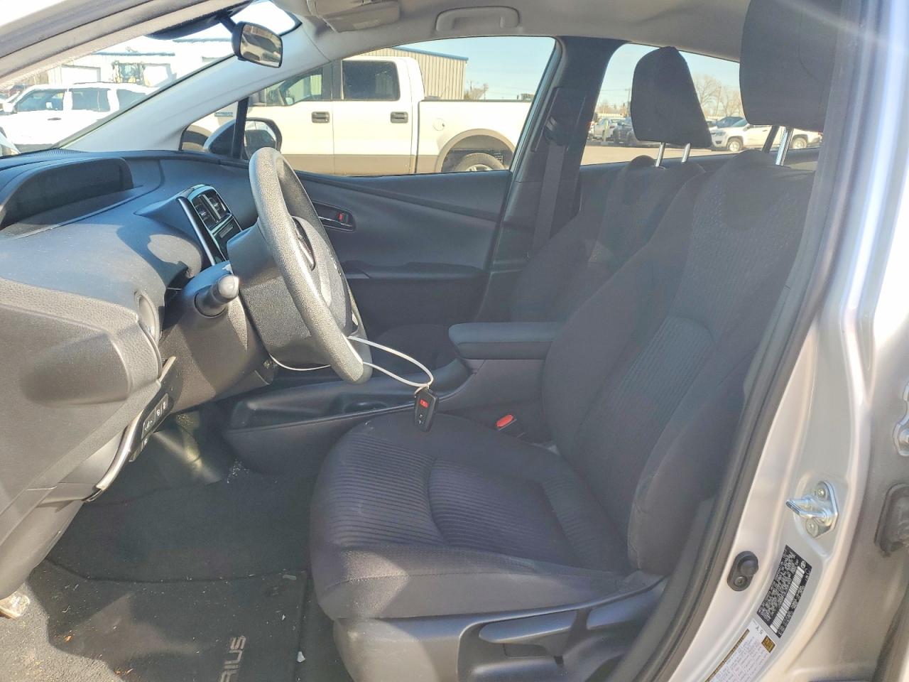 2018 TOYOTA PRIUS photo 7