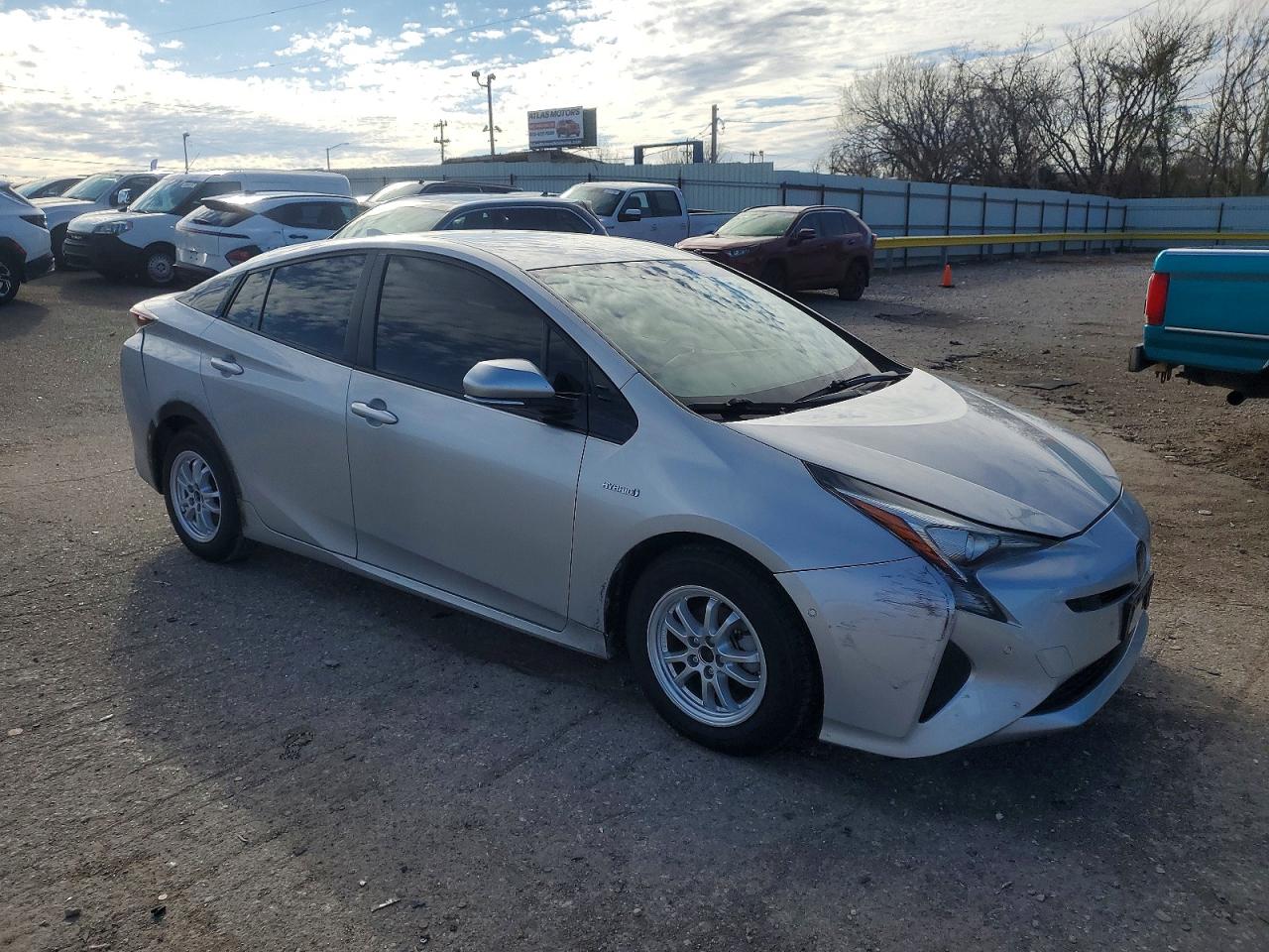 2018 TOYOTA PRIUS photo 4