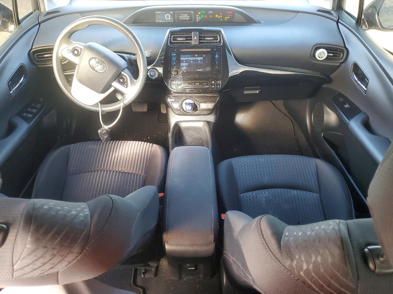 2018 TOYOTA PRIUS photo 8