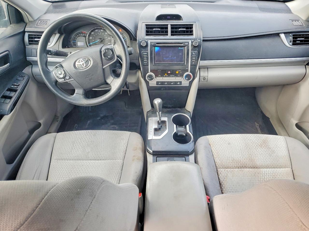 2014 TOYOTA CAMRY L photo 8