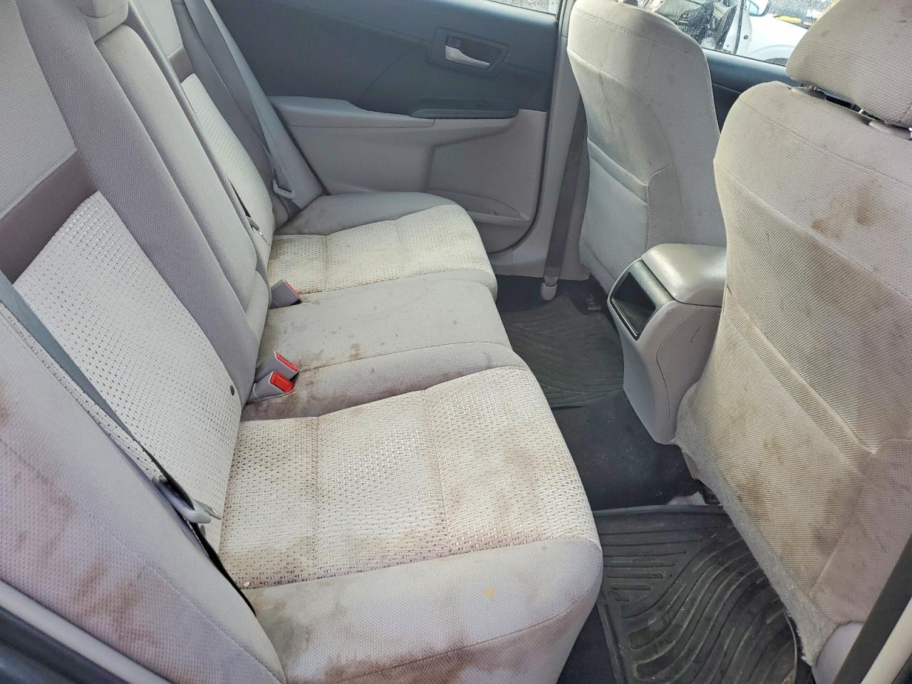 2014 TOYOTA CAMRY L photo 10