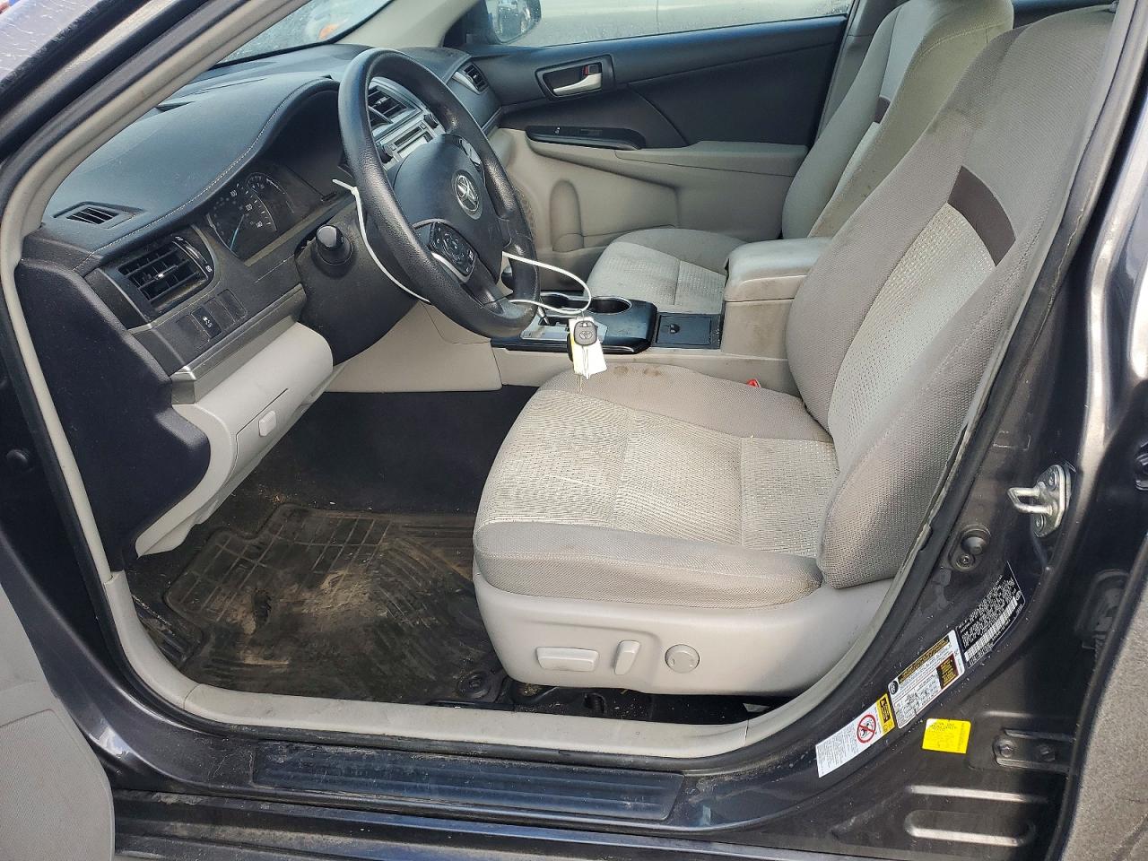 2014 TOYOTA CAMRY L photo 7