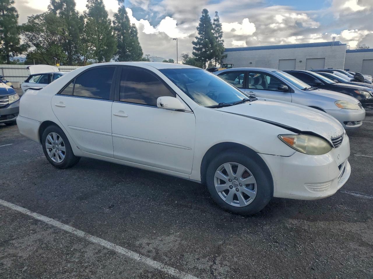 2005 TOYOTA CAMRY LE photo 4