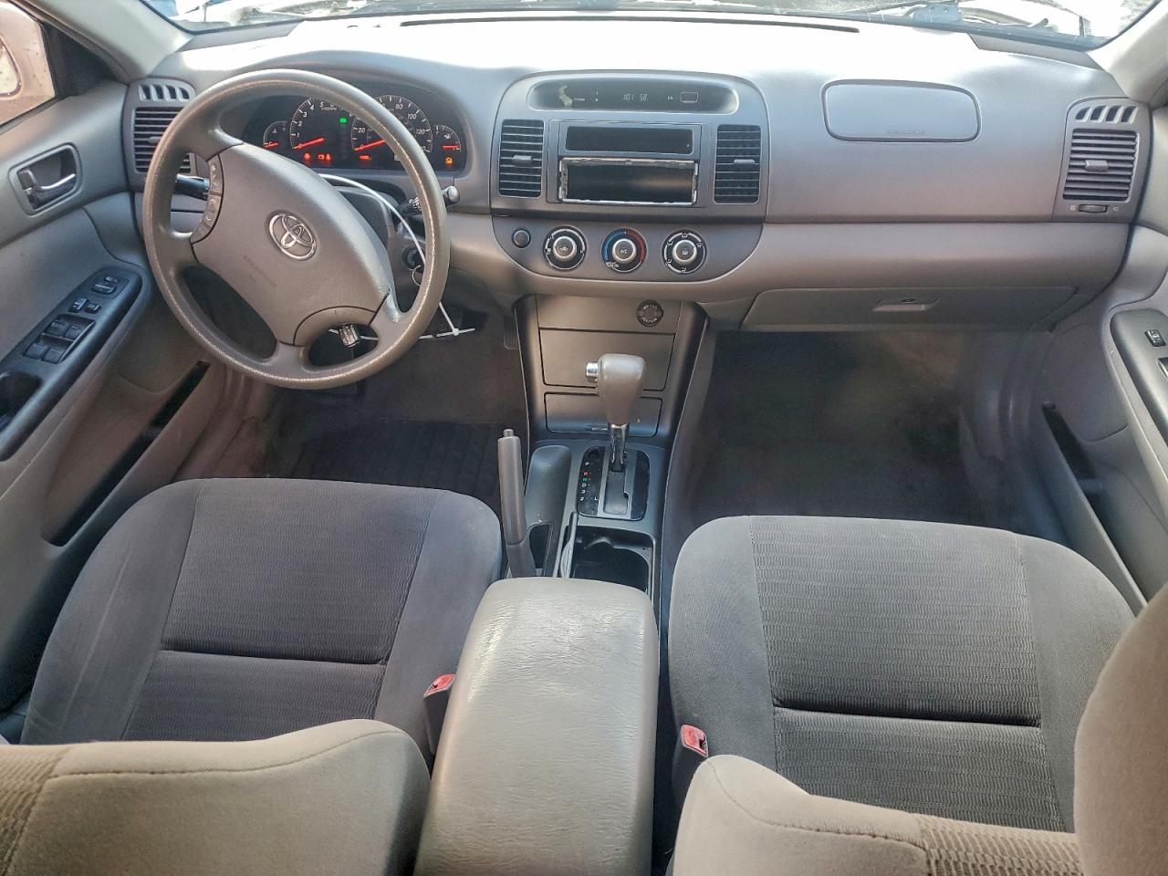 2005 TOYOTA CAMRY LE photo 8