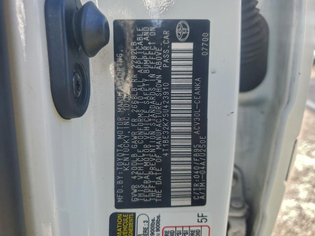 2005 TOYOTA CAMRY LE photo 12