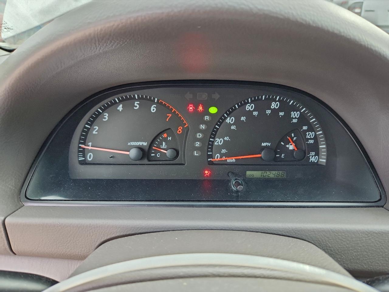 2004 TOYOTA CAMRY LE photo 9