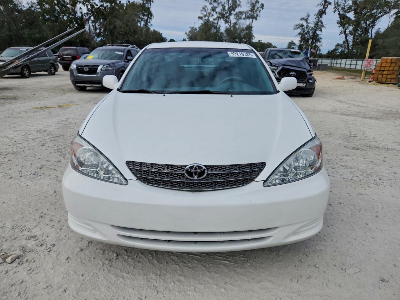 2004 TOYOTA CAMRY LE photo 5