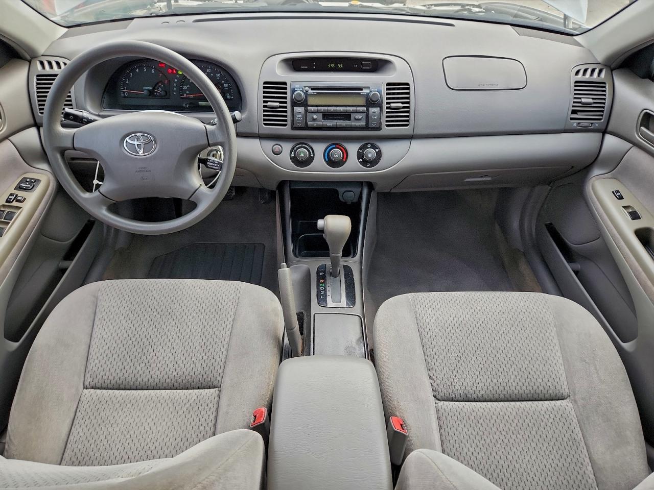 2004 TOYOTA CAMRY LE photo 8