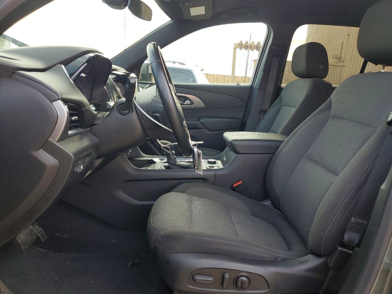 2023 CHEVROLET TRAVERSE LT photo 7