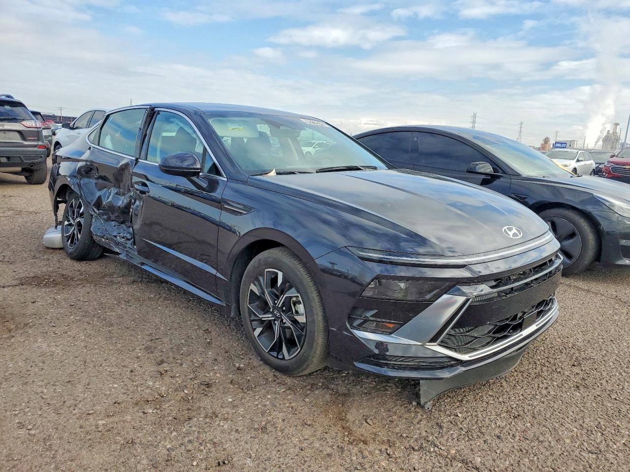 2025 HYUNDAI SONATA SEL photo 4