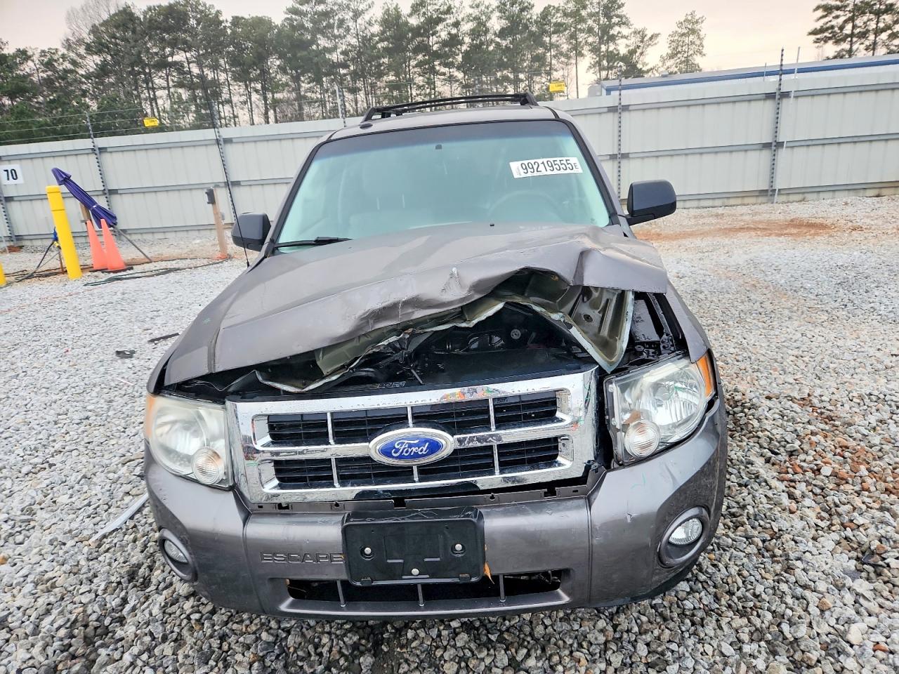 2011 FORD ESCAPE XLT photo 5