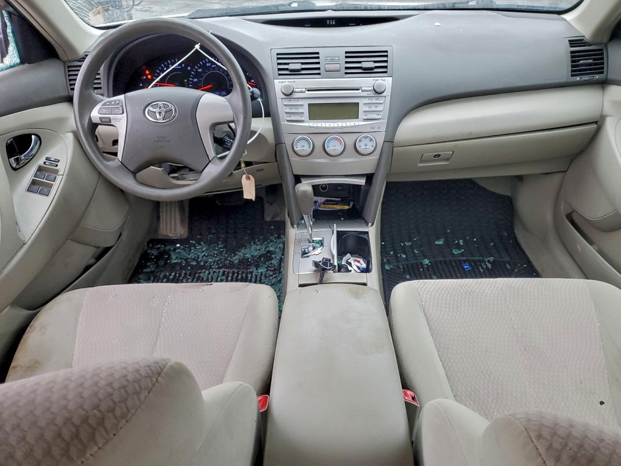 2010 TOYOTA CAMRY BASE photo 8