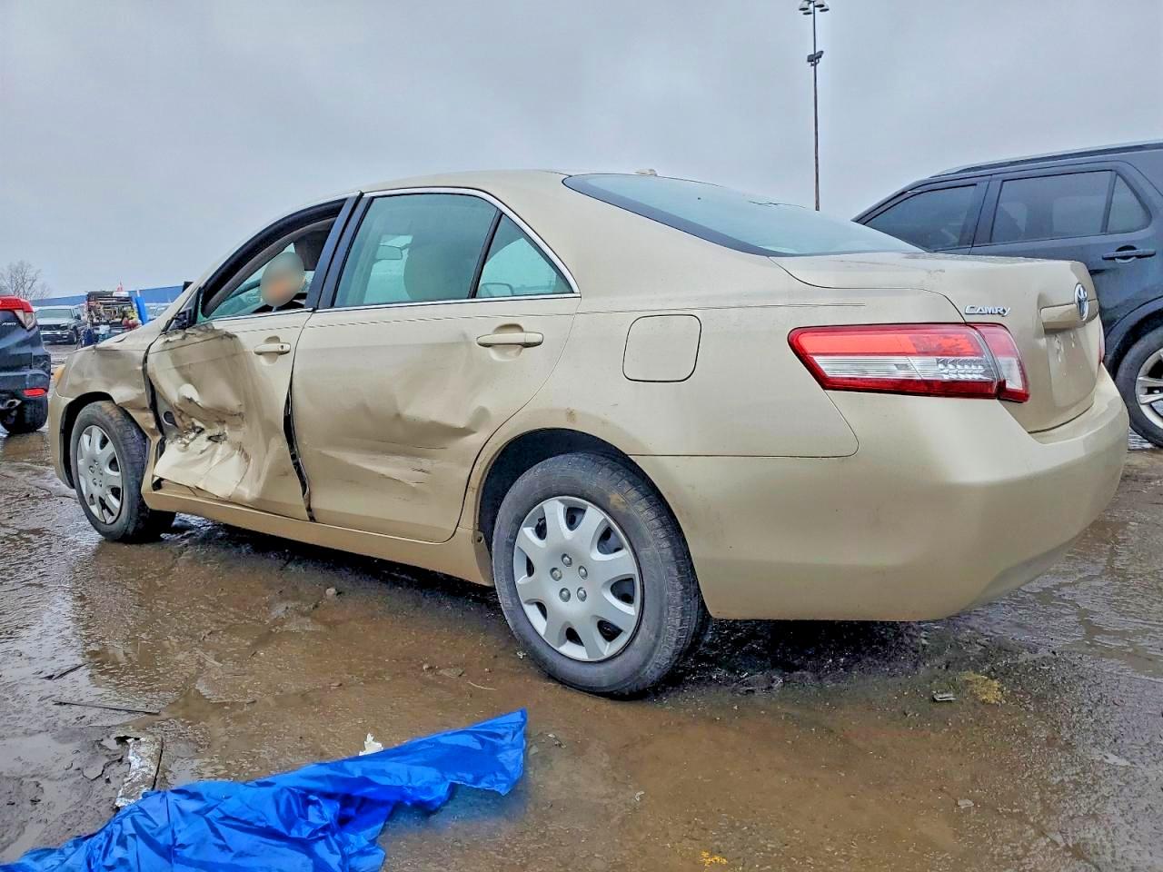 2010 TOYOTA CAMRY BASE photo 2