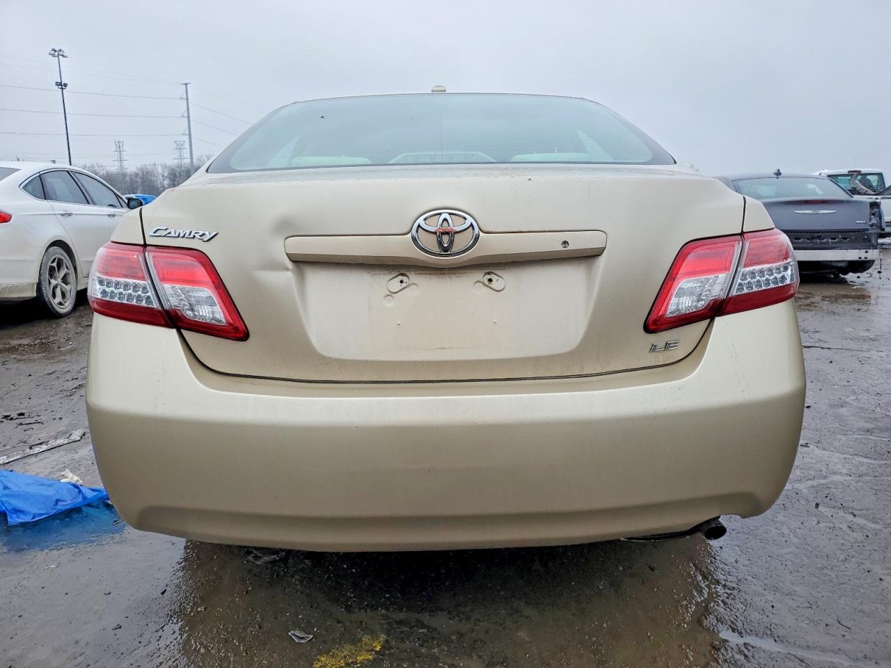 2010 TOYOTA CAMRY BASE photo 6