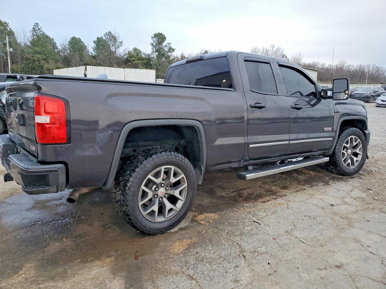 2014 GMC SIERRA K1500 SLE photo 3