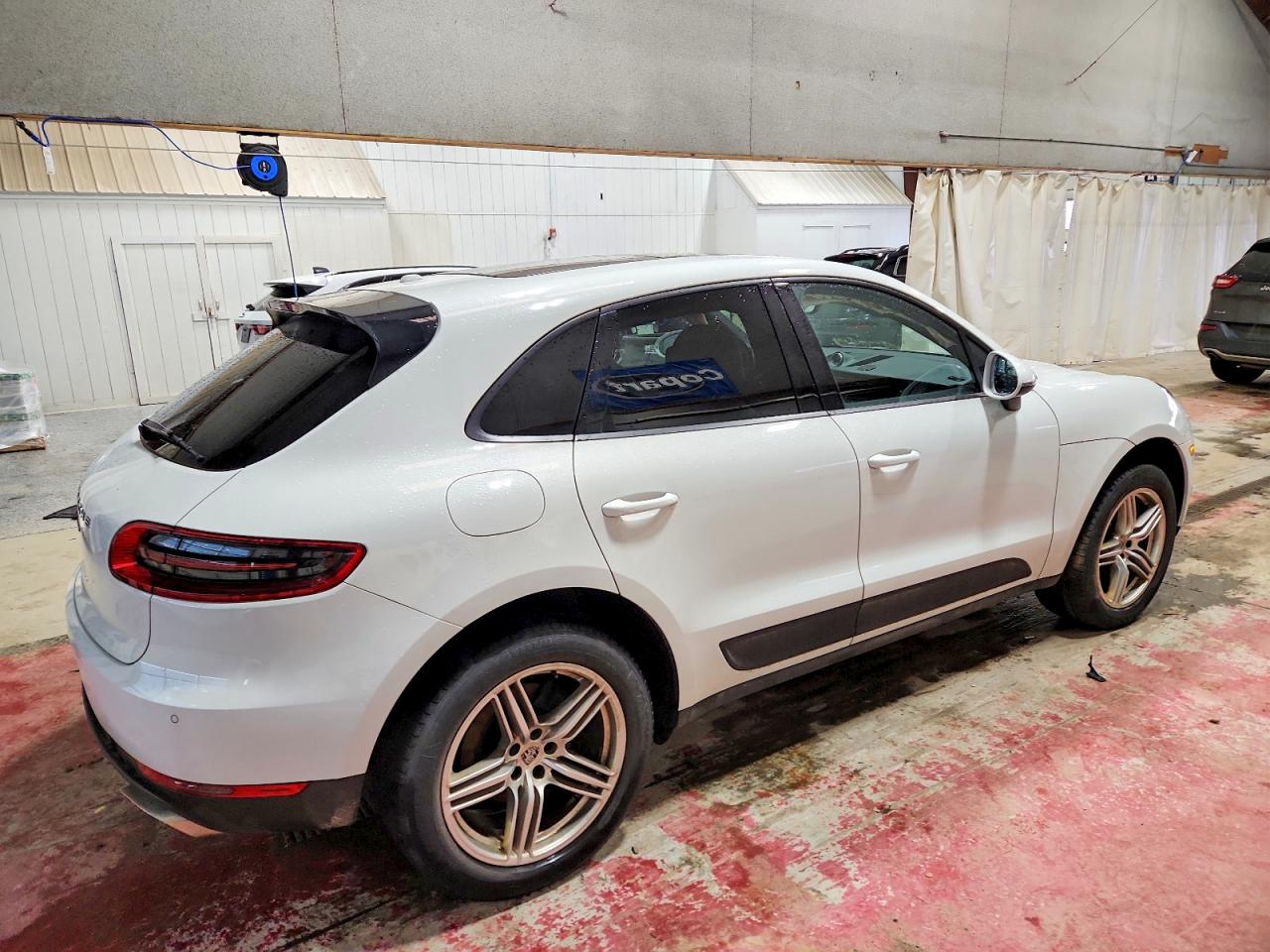2018 PORSCHE MACAN photo 3