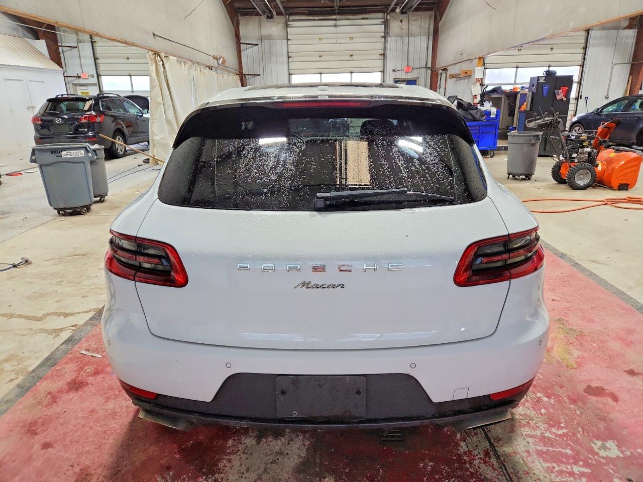 2018 PORSCHE MACAN photo 6