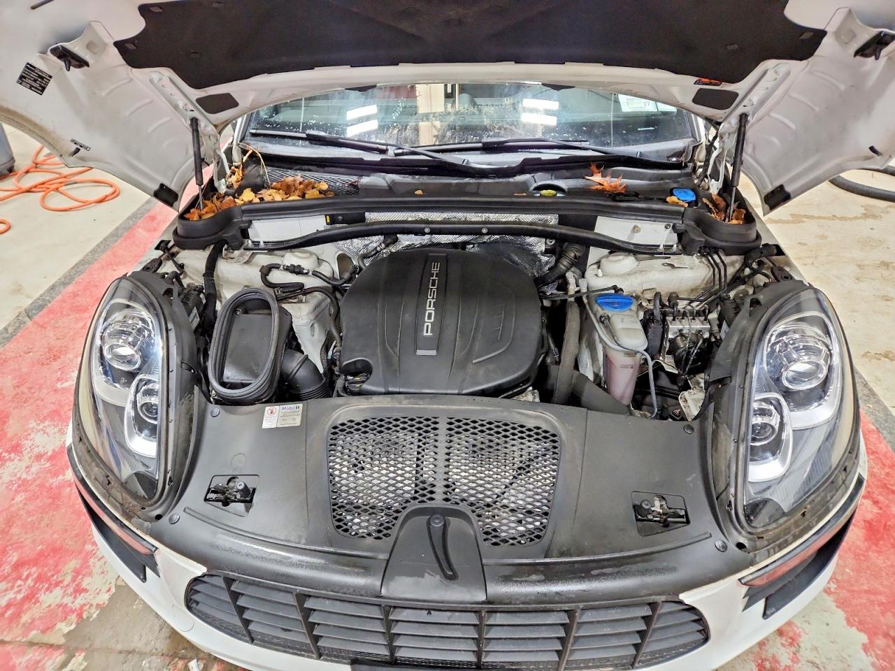 2018 PORSCHE MACAN photo 12