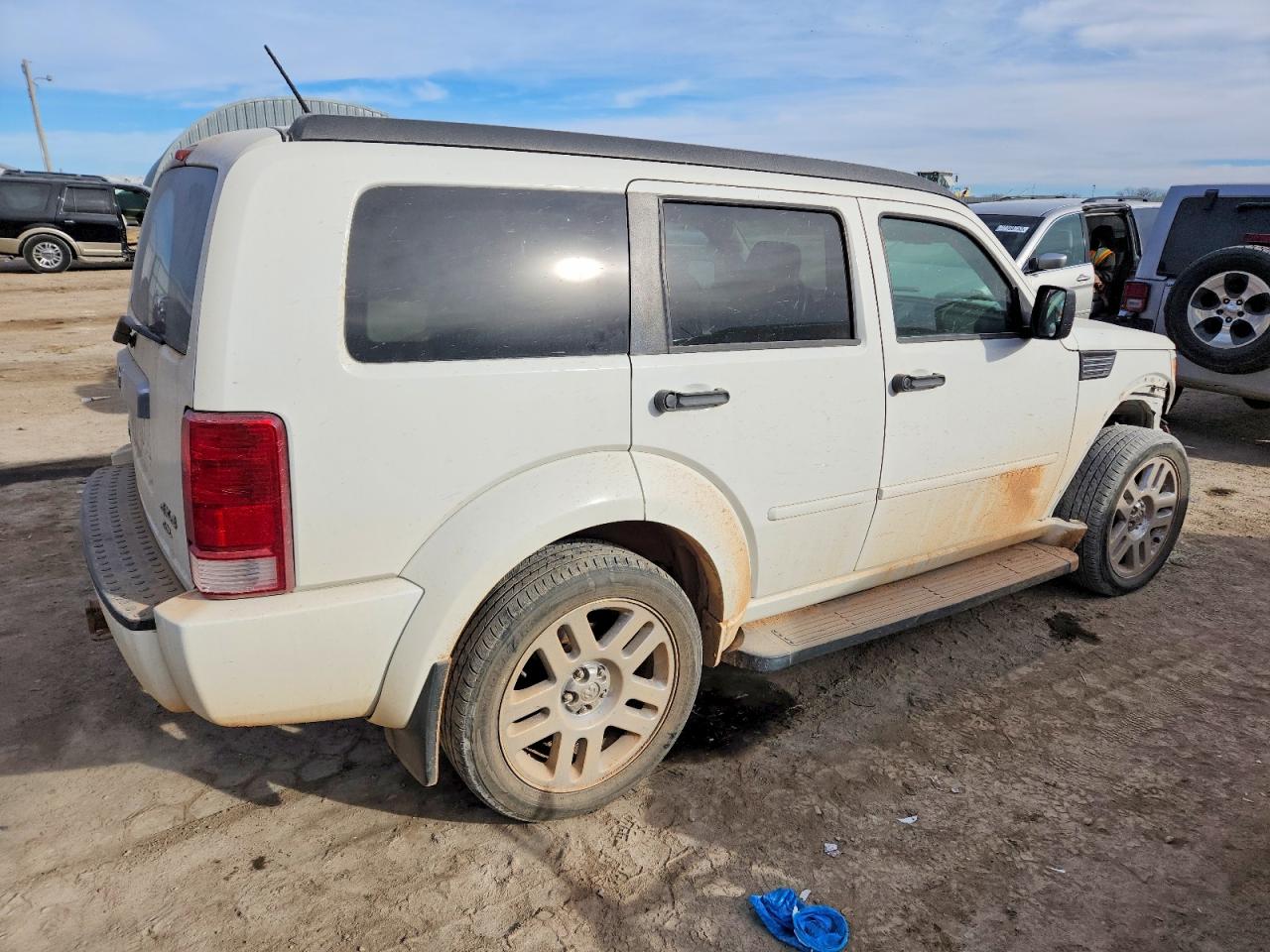 2007 DODGE NITRO R photo 3