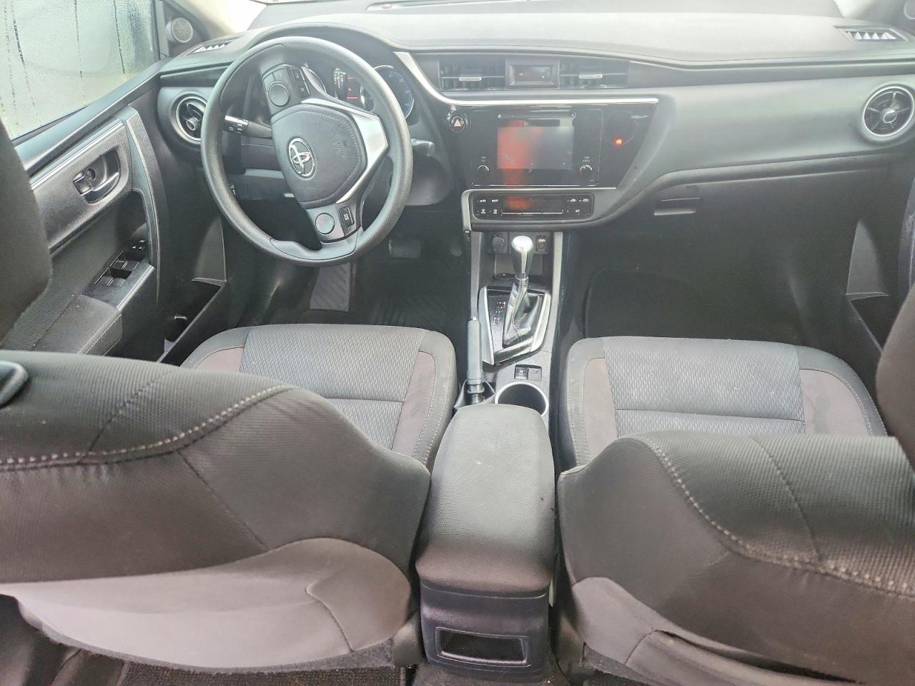 2018 TOYOTA COROLLA L photo 8
