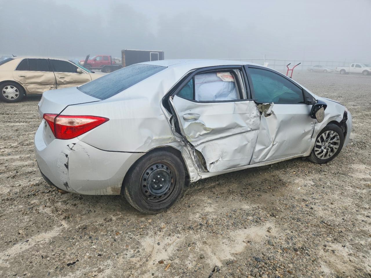 2018 TOYOTA COROLLA L photo 3